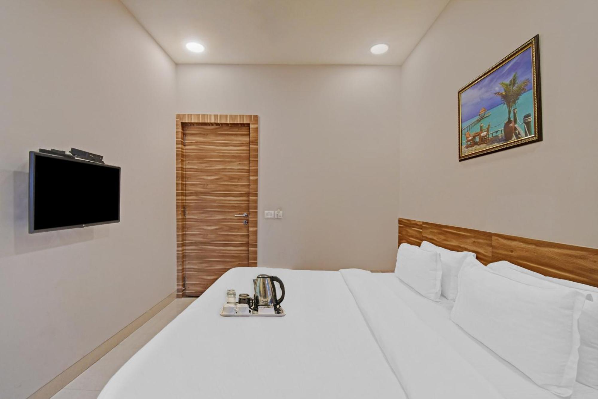 Super Townhouse Hotel All In One Near City Centre Salt Lake Salt Lake City Екстериор снимка